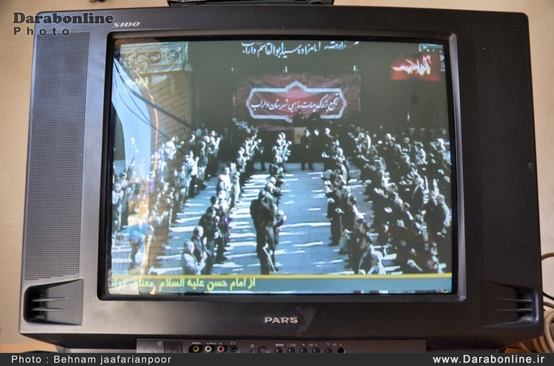 عزاداری مردم داراب در شب و صبح عاشورا  بصورت زنده از شبکه های تلویزیونی پخش می شود