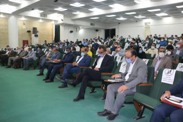 نشست هم اندیشی فعالان اقتصادی و سرمایه گذاران شهرستان با دبیر  شورای هماهنگی بانک های استان فارس برگزار شد
