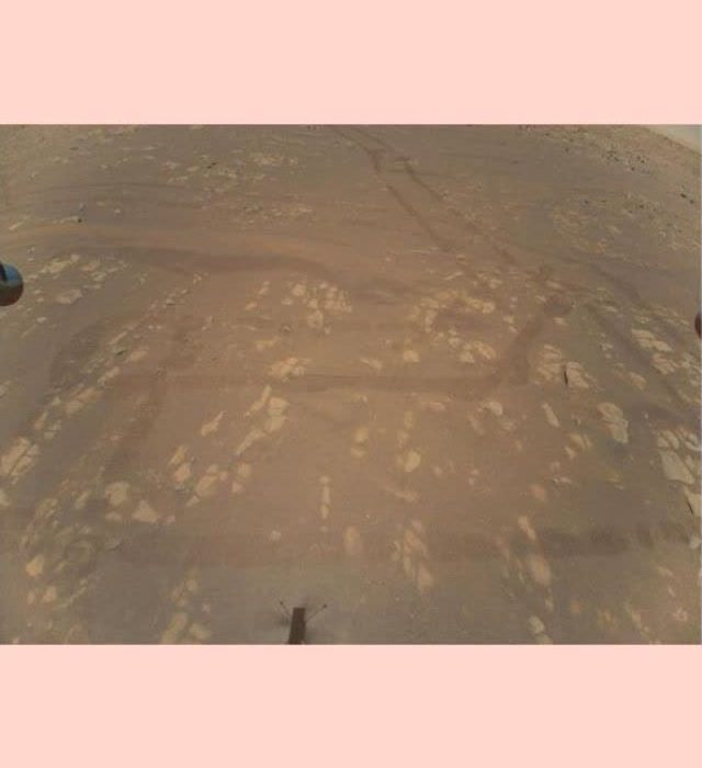 اولین تصویر رنگی ثبت شده توسط بالگرد نبوغ از سیاره مریخ
