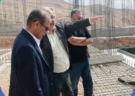 بازدید فرماندار ویژه داراب از پروژه های نهضت ملی مسکن و خط انتقال فیبر نوری