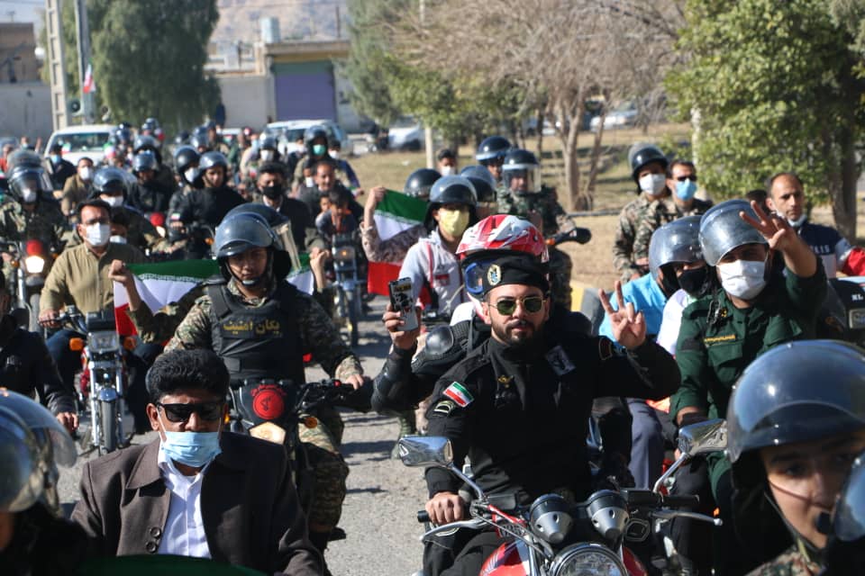 به مناسبت یوم الله ۲۲ بهمن؛ رژه با شکوه موتوری و خودرویی در شهرستان داراب برگزار شد