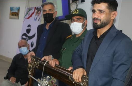 از محمدرضا رستمی، قهرمان کشتی در مسابقات کشورهای اسلامی تجلیل شد