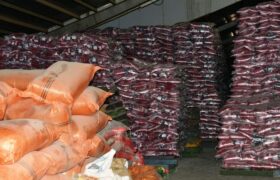 كشف ۱۵ تن شکر و  ۵۲  تن برنج و عدس احتكار شده در داراب